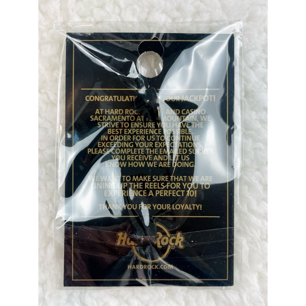 (NWT) HARD ROCK CAFE • Limited Edition 2022 Guitar Pin - Picture 2 of 5